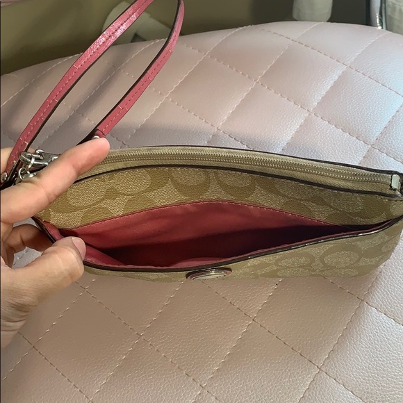 Large Coach Wristlet - Picture 4 of 8